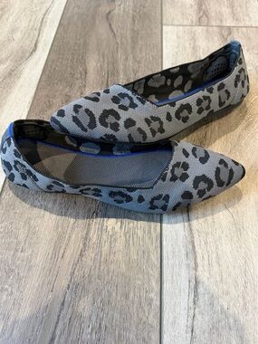 Frank Mully- Women’s Pointed Knit Ballet Flats - Gray Leopard Print (7.5)